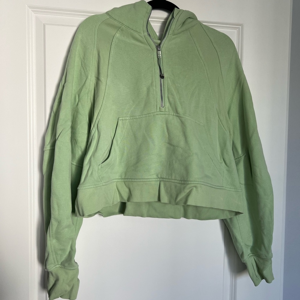 Lululemon sea foam green women’s scuba 1/2 zip jacket.